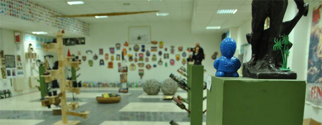 Strong Sarajevan art lacks hope for future In Sarajevo, young contemporary artists rise to address social issues through their works, but post-war circumstances make it very difficult....