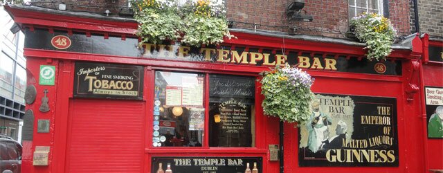 Temple Bar <br /><em style='font-size:smaller;'> Cultural centre, or tourist trap?</em>